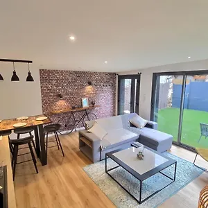 Atypique Coeur De Avec Jardin Frankreich
